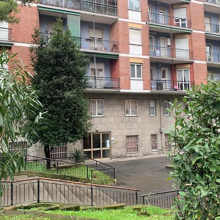Metro Famagosta - Luminoso Appartamento Con Balcone Free Wifi & Parking Milan Exterior photo