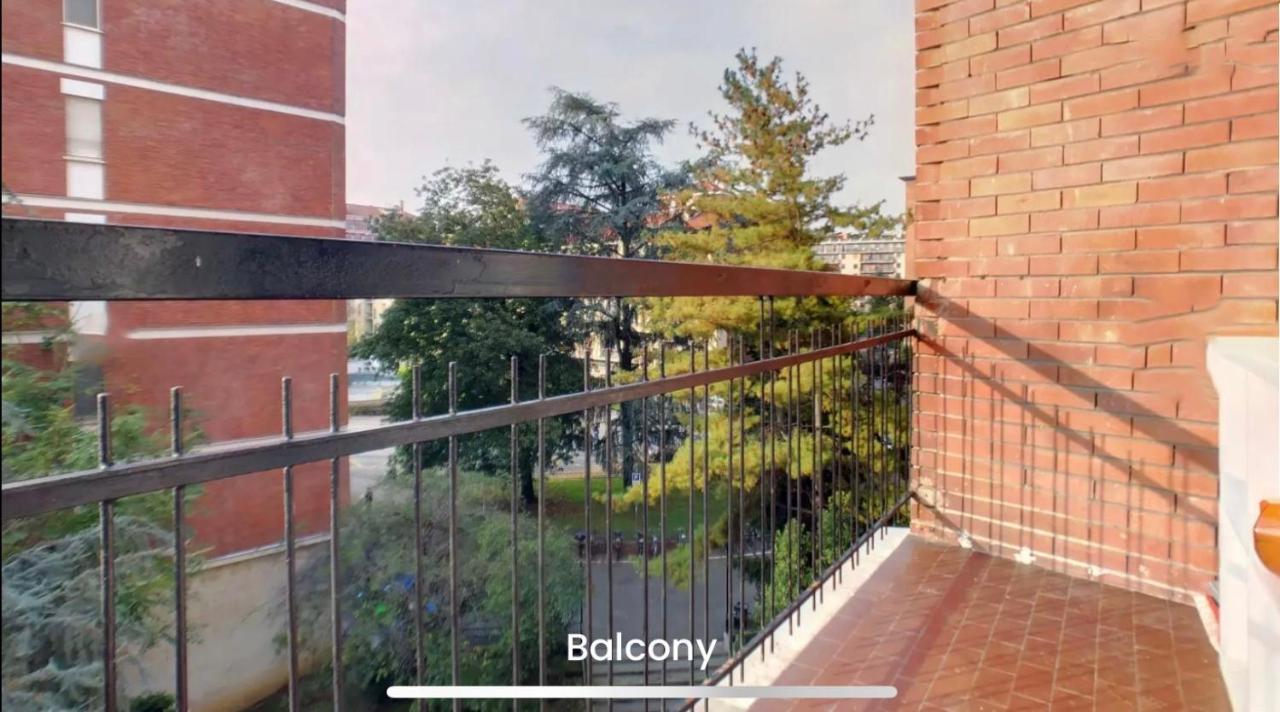 Metro Famagosta - Luminoso Appartamento Con Balcone Free Wifi & Parking Milan Exterior photo